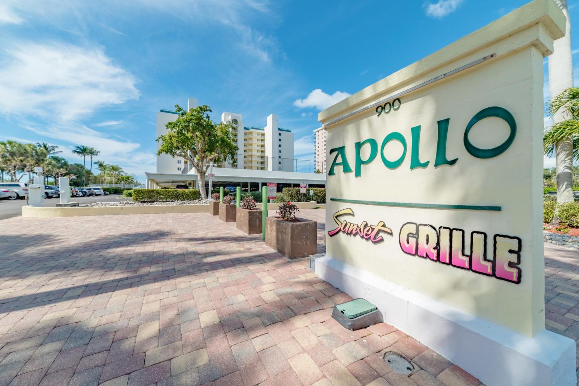 Steps Away From The Soft, White, Sandy Beaches Of Beautiful Marco Island!! Exterior foto