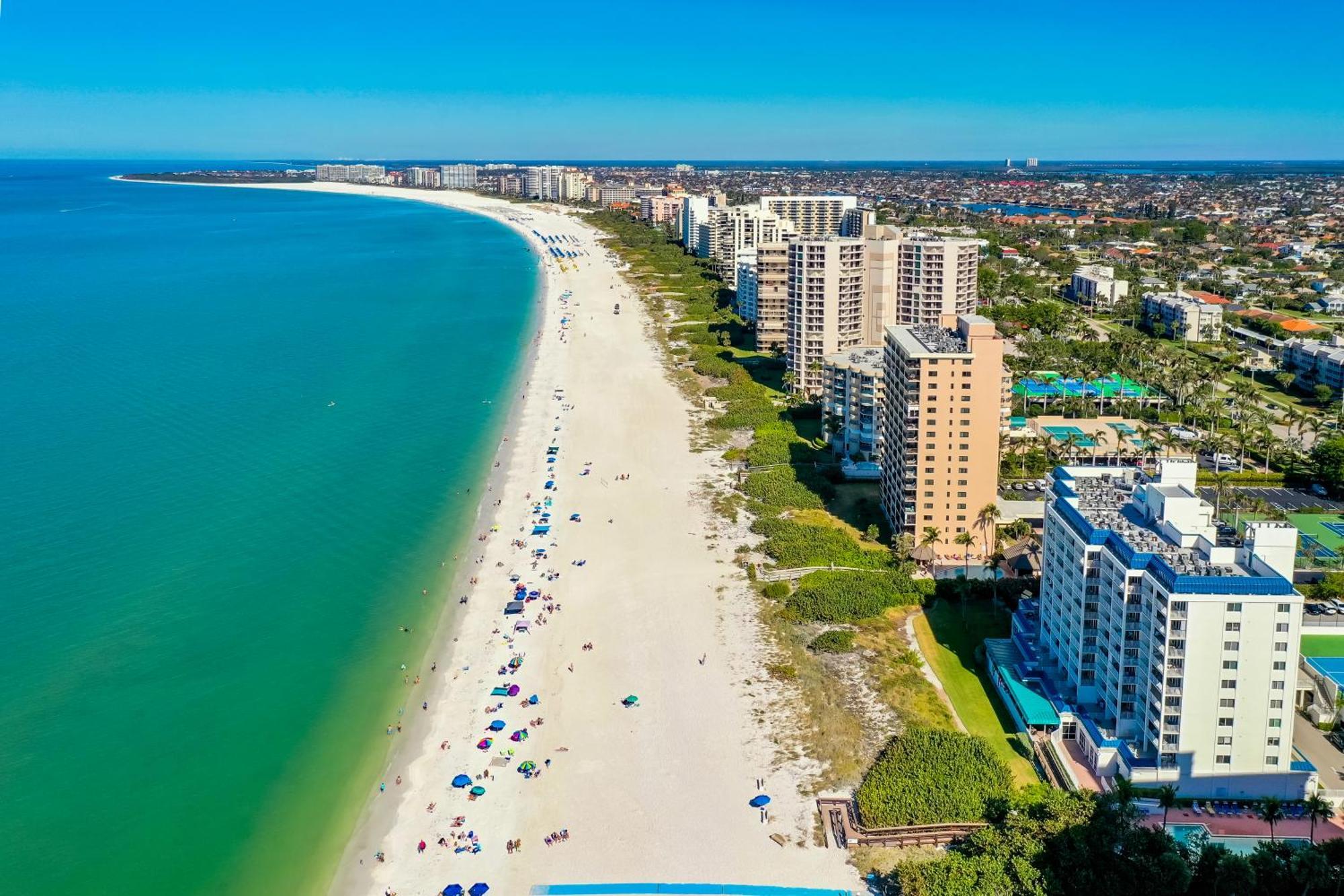 Steps Away From The Soft, White, Sandy Beaches Of Beautiful Marco Island!! Exterior foto