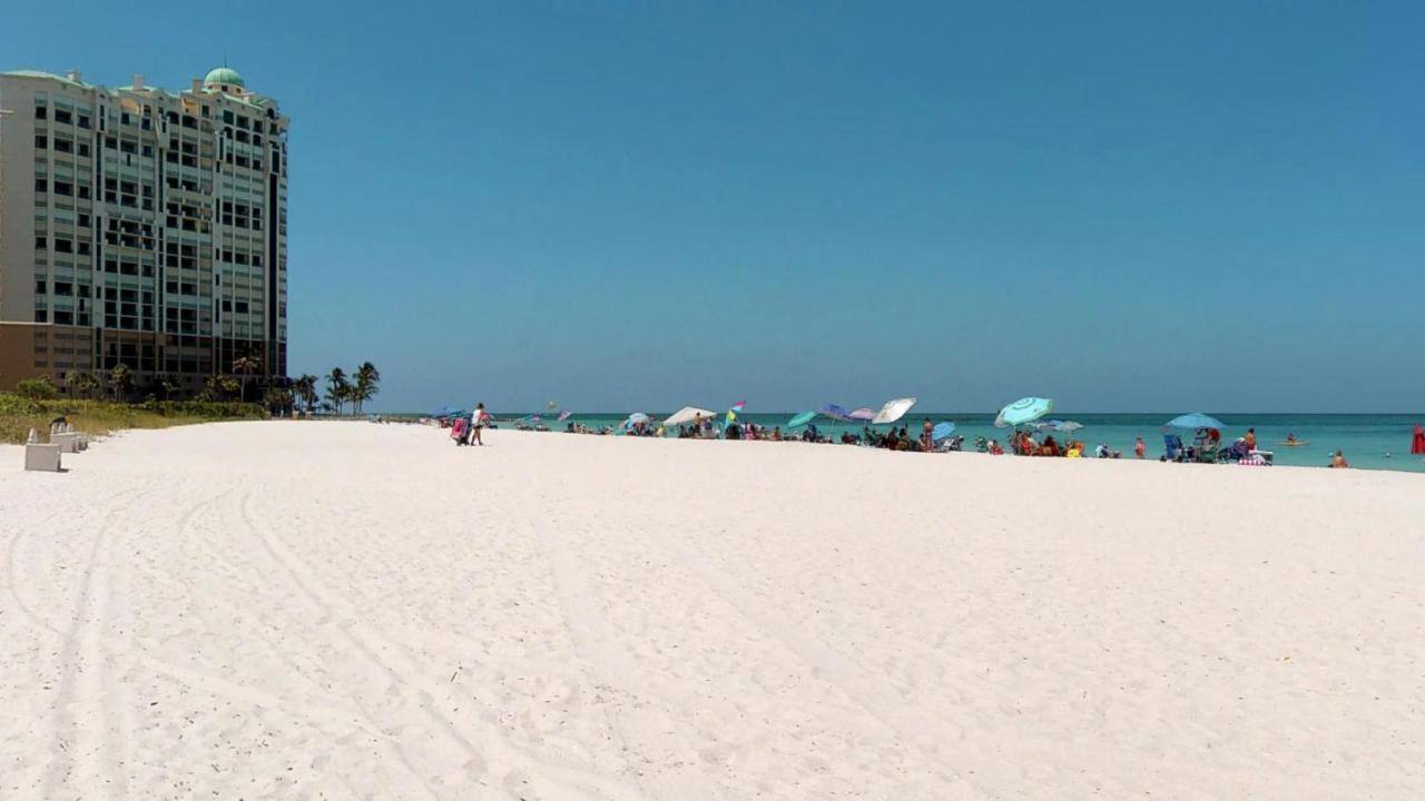 Steps Away From The Soft, White, Sandy Beaches Of Beautiful Marco Island!! Exterior foto